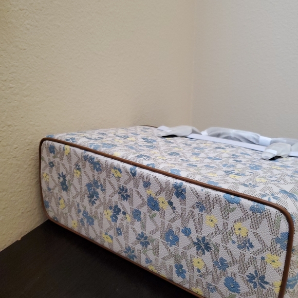 Michael kors Jet Set Charm Medium Carryall With Floral Print - Picture 10 of 10